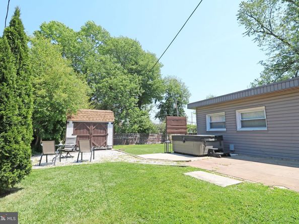 2205 Mary Lane, Broomall PA 19008