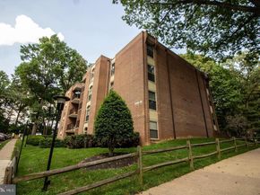 3318 Woodburn Village Drive 32, Annandale VA 22003