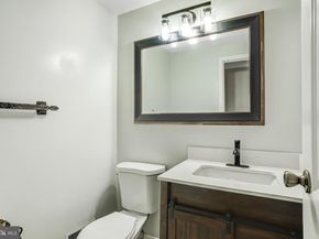 12306 Streamvale Circle, Herndon VA 20170