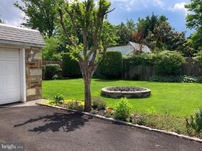 4607 Aubrey Avenue, Philadelphia PA 19114