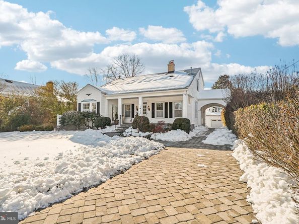 1922 S Arlington Ridge Road, Arlington VA 22202