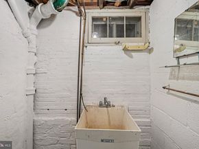 1922 S Arlington Ridge Road, Arlington VA 22202