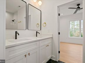 3411 17TH Street N, Arlington VA 22207