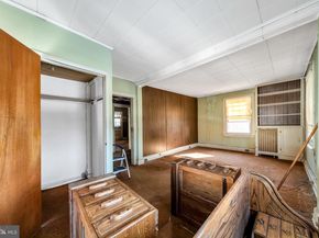 33 S Woodlawn Avenue, Aldan PA 19018