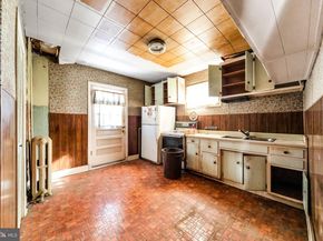 33 S Woodlawn Avenue, Aldan PA 19018