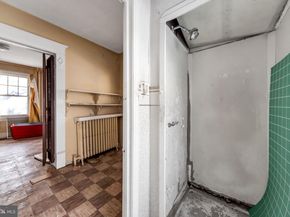 33 S Woodlawn Avenue, Aldan PA 19018