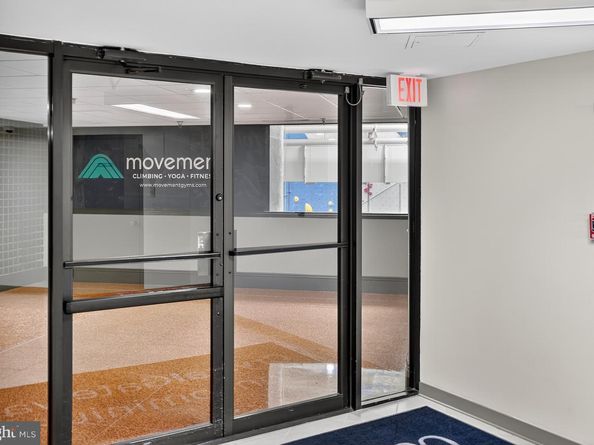 1300 Crystal Drive 1001S, Arlington VA 22202