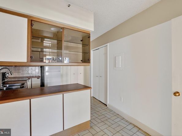 1300 Crystal Drive 1001S, Arlington VA 22202