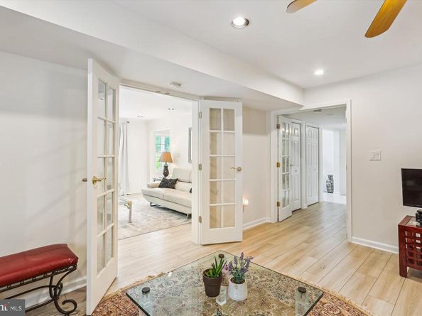 9201 Laurel Oak Drive, Bethesda MD 20817