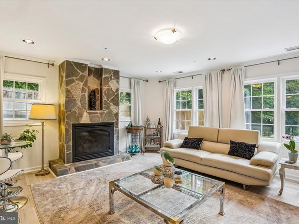 9201 Laurel Oak Drive, Bethesda MD 20817