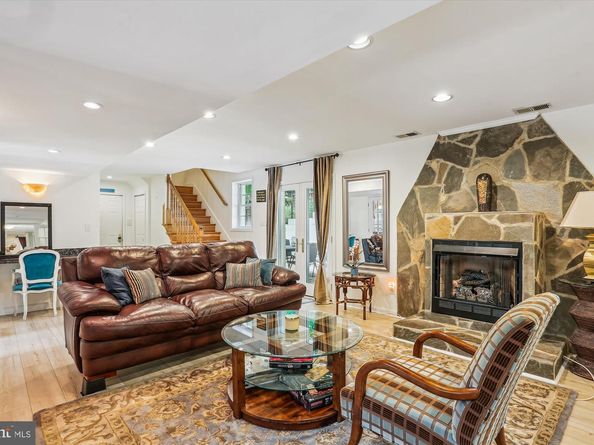 9201 Laurel Oak Drive, Bethesda MD 20817