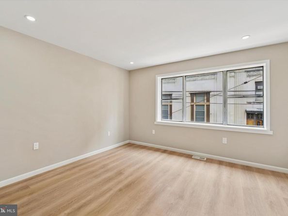 1912 S 9TH Street, Philadelphia PA 19148