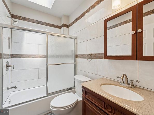 1912 S 9TH Street, Philadelphia PA 19148