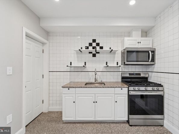 1912 S 9TH Street, Philadelphia PA 19148