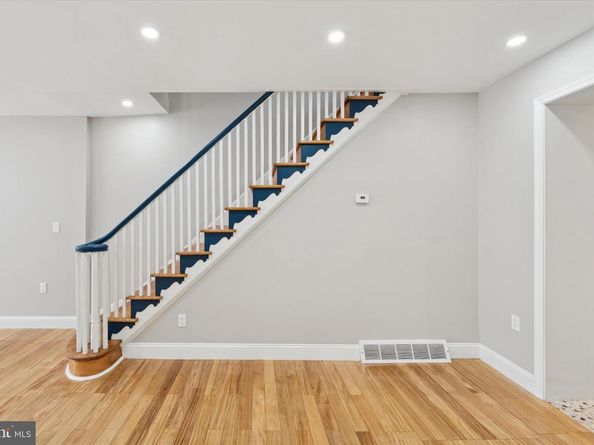 1912 S 9TH Street, Philadelphia PA 19148