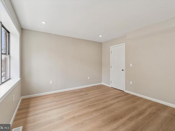 1912 S 9TH Street, Philadelphia PA 19148