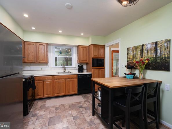1612 Winding Drive, North Wales PA 19454