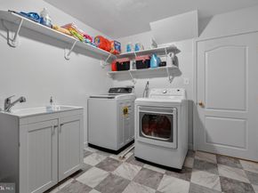 8825 Stolen Moments Terrace, Fairfax VA 22031
