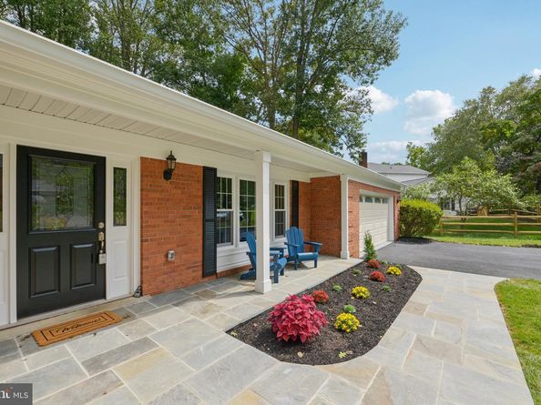 1829 Horseback Trail, Vienna VA 22182