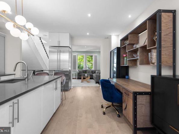 2036 37TH Street NW, Washington DC 20007
