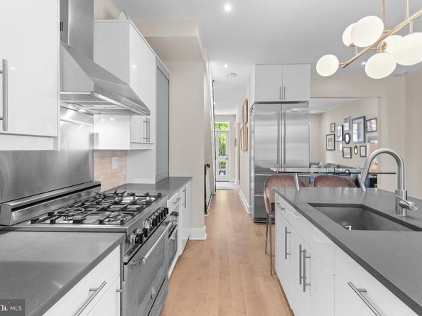 2036 37TH Street NW, Washington DC 20007