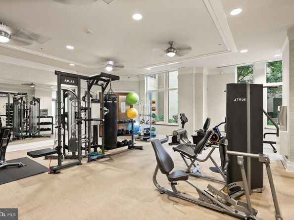 8220 Crestwood Heights Drive 1210, Mclean VA 22102