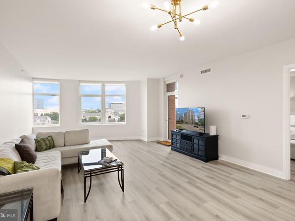 8220 Crestwood Heights Drive 1210, Mclean VA 22102