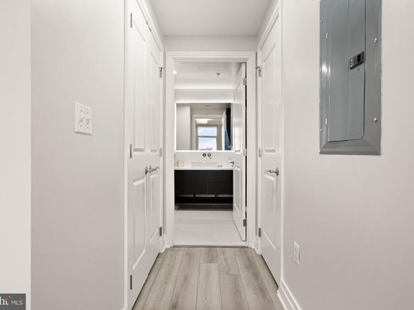 8220 Crestwood Heights Drive 1210, Mclean VA 22102