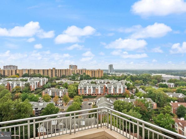 8220 Crestwood Heights Drive 1210, Mclean VA 22102