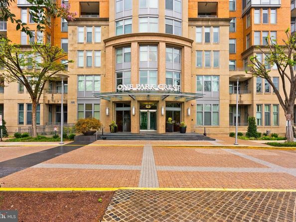 8220 Crestwood Heights Drive 1210, Mclean VA 22102