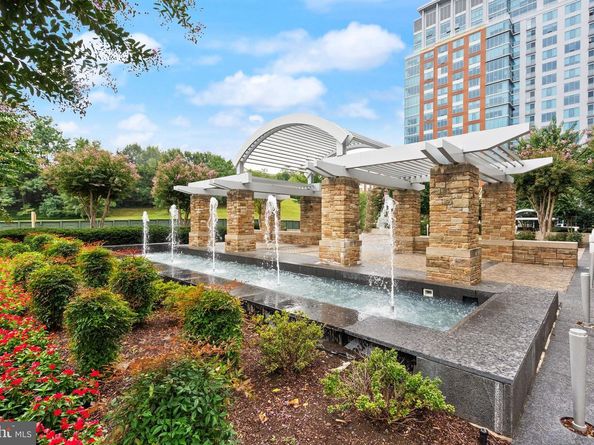 8220 Crestwood Heights Drive 1210, Mclean VA 22102