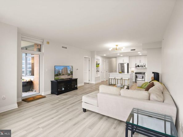 8220 Crestwood Heights Drive 1210, Mclean VA 22102