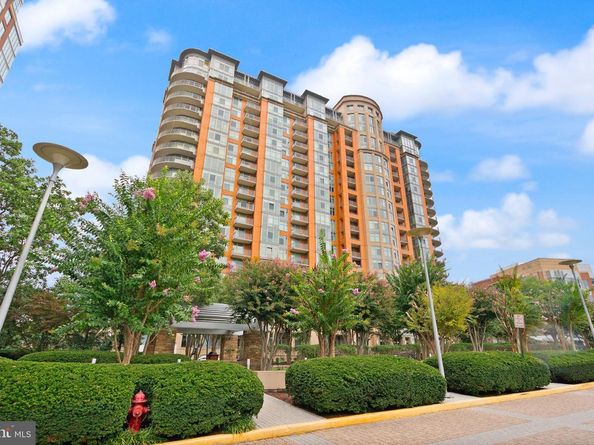 8220 Crestwood Heights Drive 1210, Mclean VA 22102