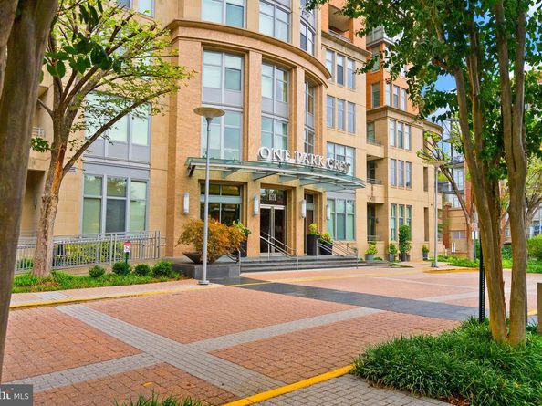 8220 Crestwood Heights Drive 1210, Mclean VA 22102