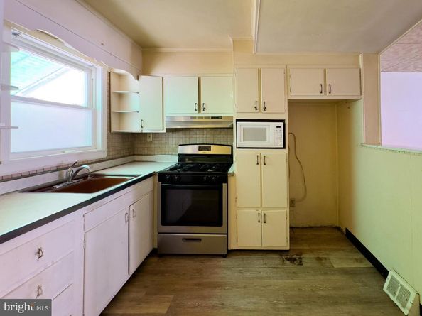 2123 S Mole Street, Philadelphia PA 19145