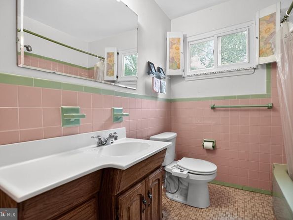 204 Cowbell Road, Willow Grove PA 19090