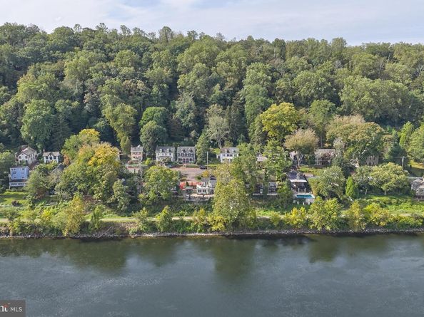 3697 River Rd, Lumberville PA 18933