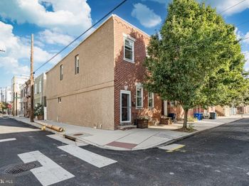2624 Almond Street