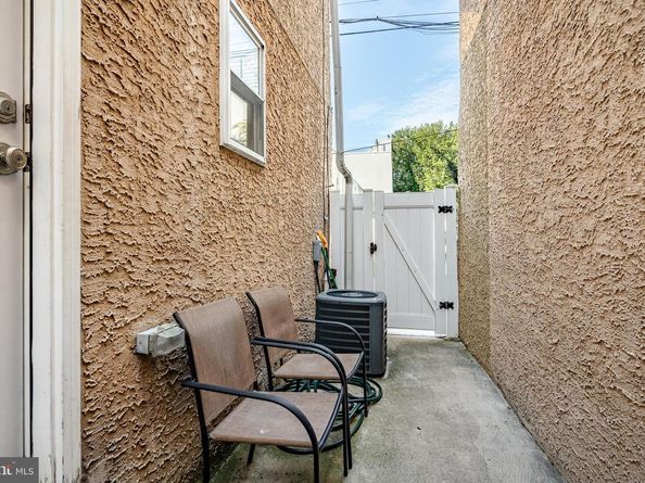 2624 Almond Street, Philadelphia PA 19125
