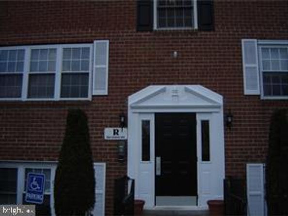 826 South Avenue R8, Secane PA 19018