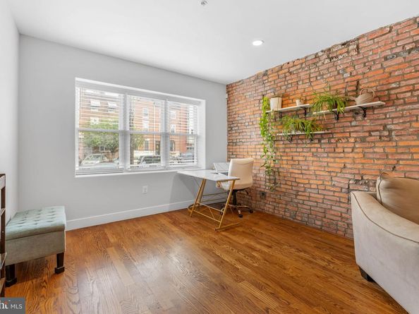 924 S 11TH Street 101, Philadelphia PA 19147