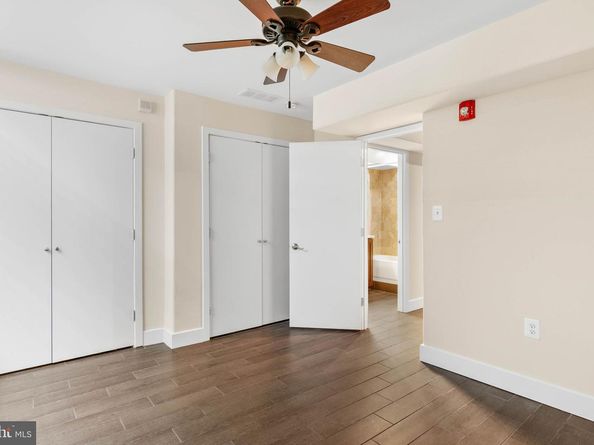 924 S 11TH Street 101, Philadelphia PA 19147