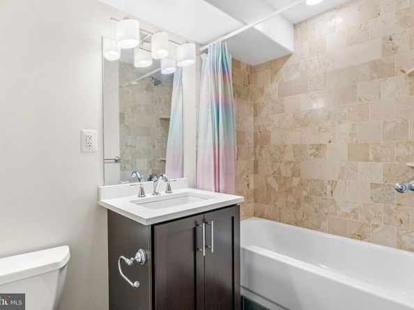 924 S 11TH Street 101, Philadelphia PA 19147