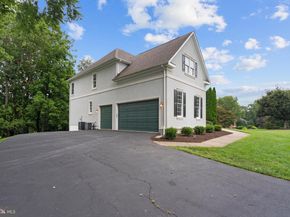 10492 Hunting Hills Place, Oakton VA 22124