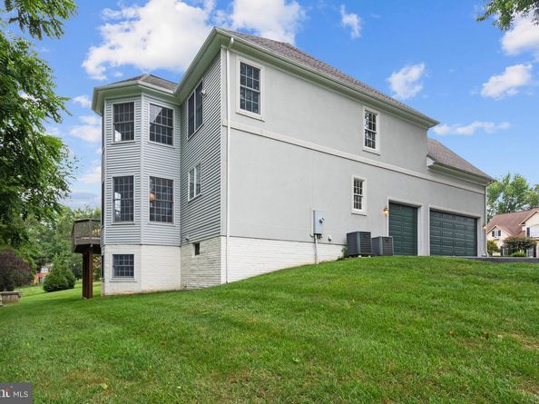 10492 Hunting Hills Place, Oakton VA 22124