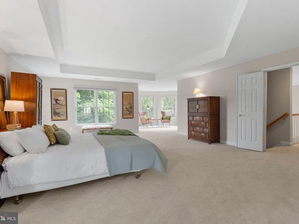 10492 Hunting Hills Place, Oakton VA 22124