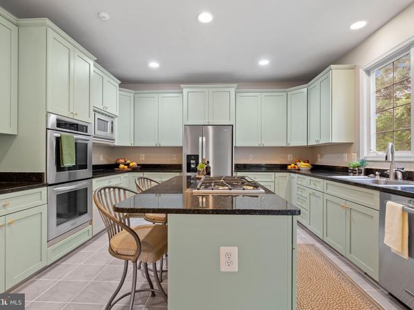 10492 Hunting Hills Place, Oakton VA 22124