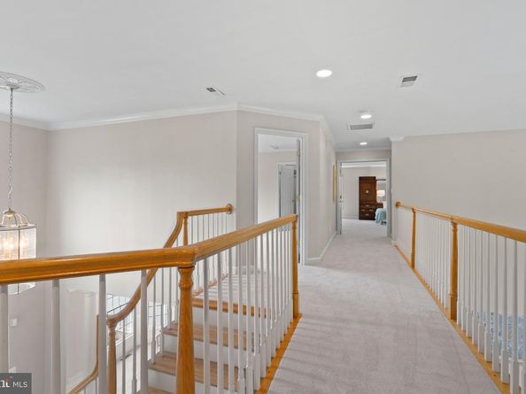 10492 Hunting Hills Place, Oakton VA 22124