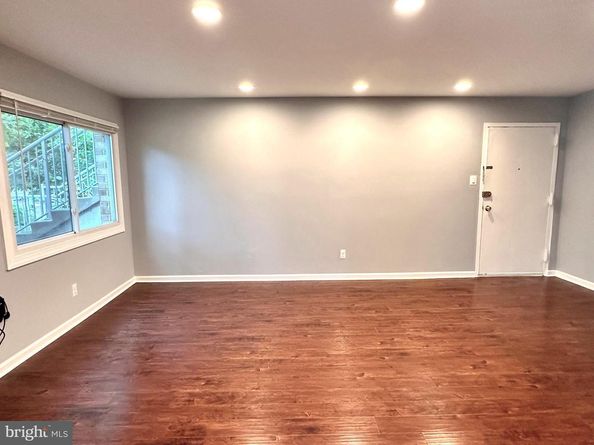 8002 Chanute Place 20/6, Falls Church VA 22042