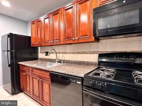 8002 Chanute Place 20/6, Falls Church VA 22042